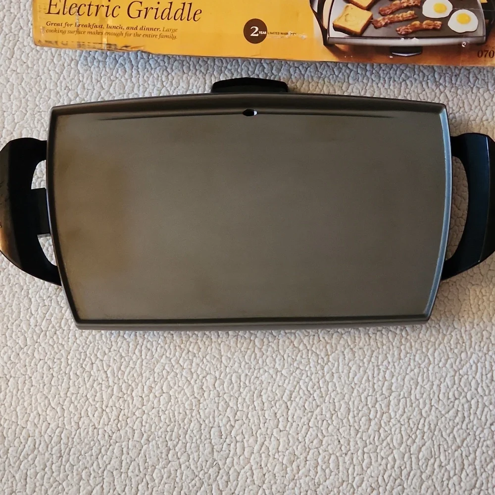 Presto 2002 Y2K Electric Griddle 19-inch CookingSurface Household Family Holiday